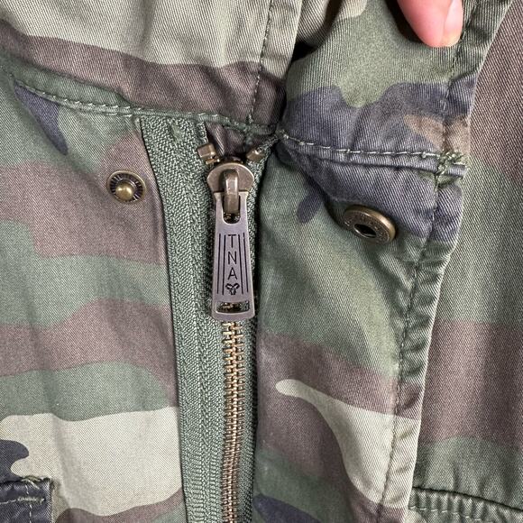 TNA Aritzia Womens size Small Camo Utility Jacket Green Adjustable Waist - Picture 12 of 14